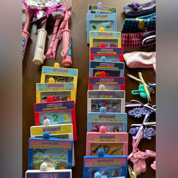 Vintage 1999 Amazing Ally Doll Lot of Doll Clothes Shoes Accessories Bundle - Picture 12 of 16